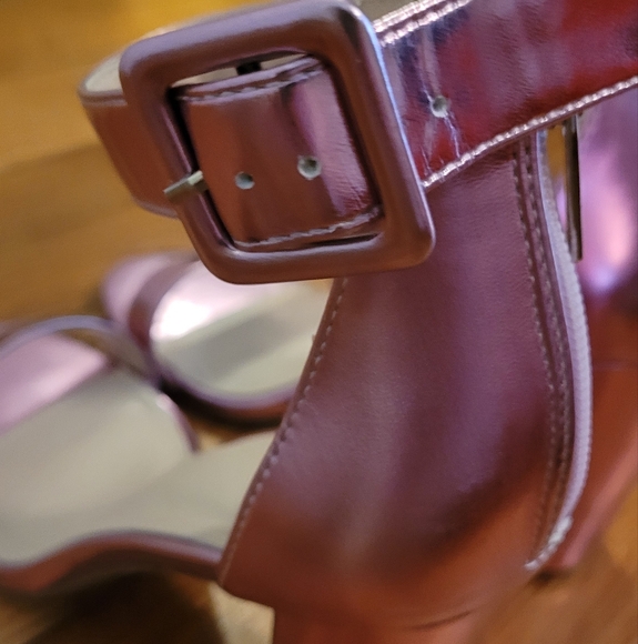Metallic Pink NY&Co Heels - Picture 4 of 4